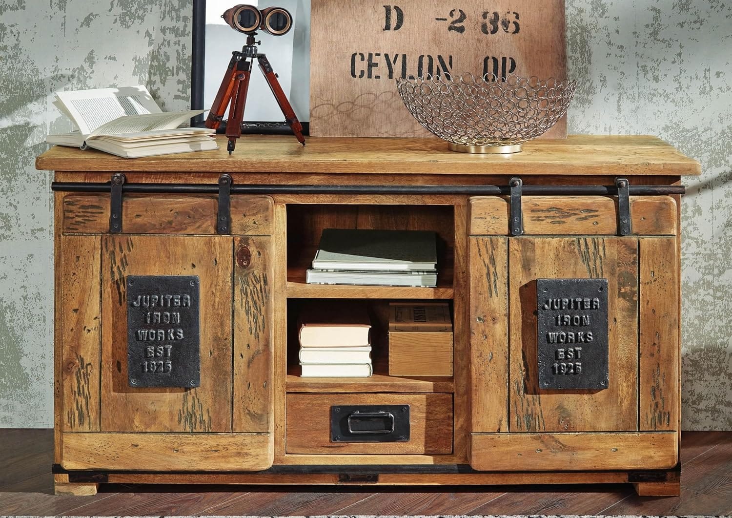 Credenza in legno massiccio